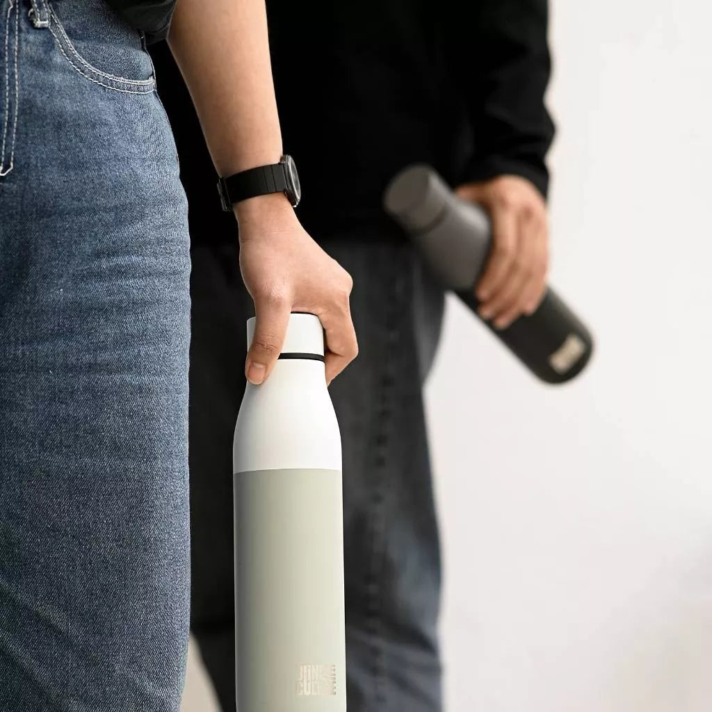 Jungle Culture Reusable Stainless Steel Water Bottle Heat Resistant Thermal Flask Plastic Free Eco-friendly sustainable in Matte Black Matte White