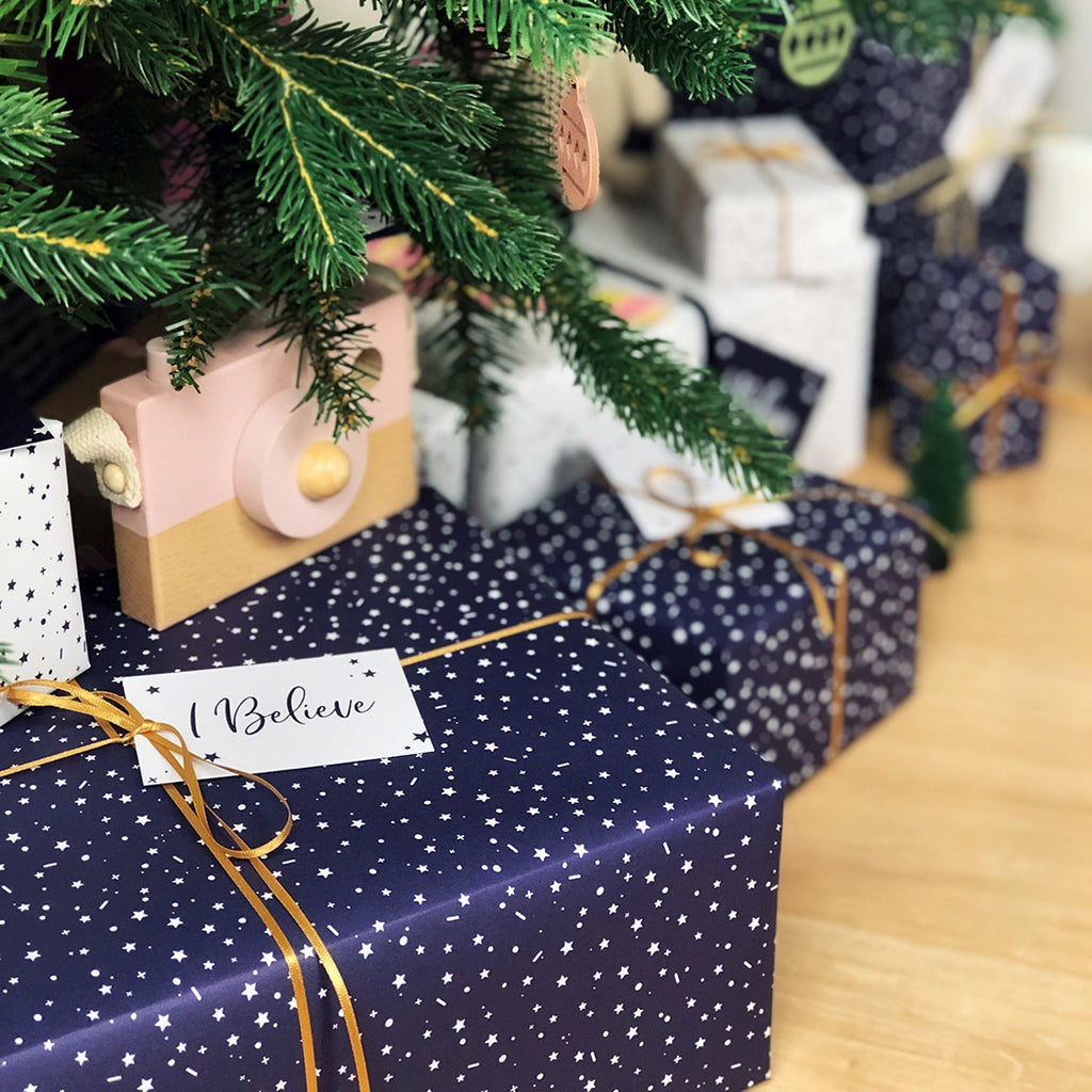 Christmas Wrapping Set with Gift tags eco friendly, recyclable, navy stars