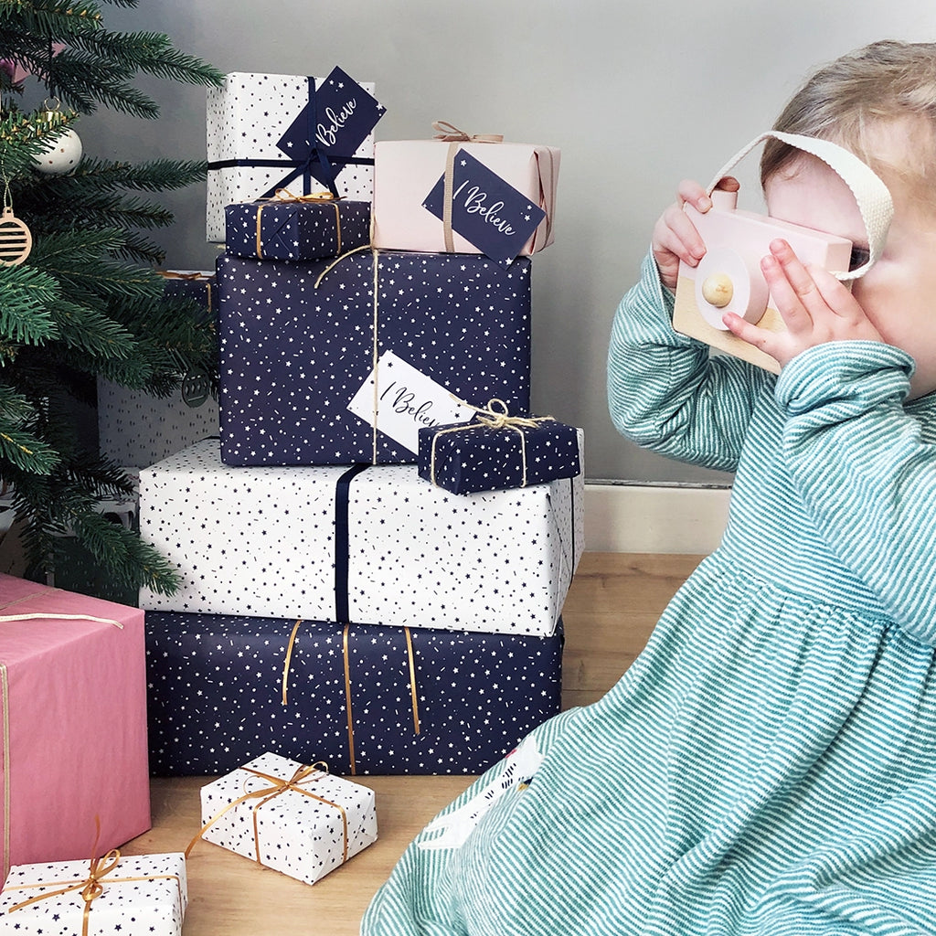 Christmas Wrapping Set with Gift tags eco friendly, recyclable, navy stars